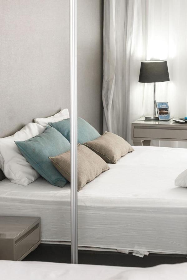 Kikar Boutique Hotel Нетания Экстерьер фото