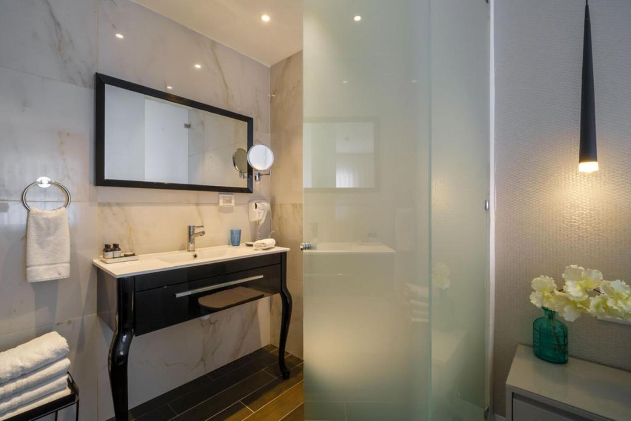 Kikar Boutique Hotel Нетания Экстерьер фото